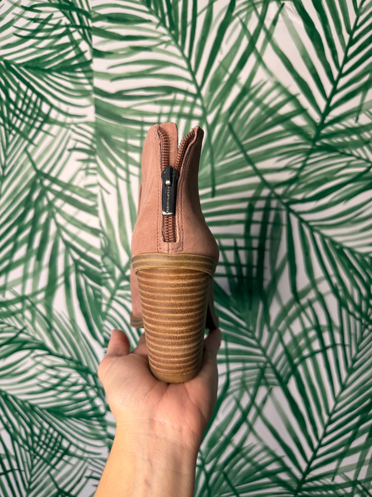 Vince Camuto Gigietta Booties – Size 8