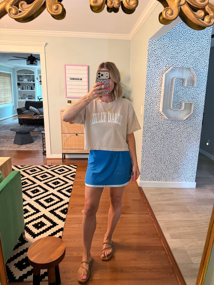 Dilly Dally Crop Tee