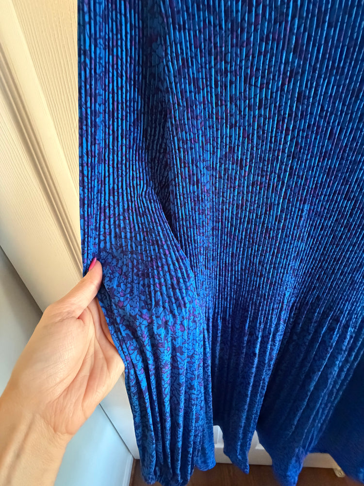 Skies Are Blue Floral pleated dress