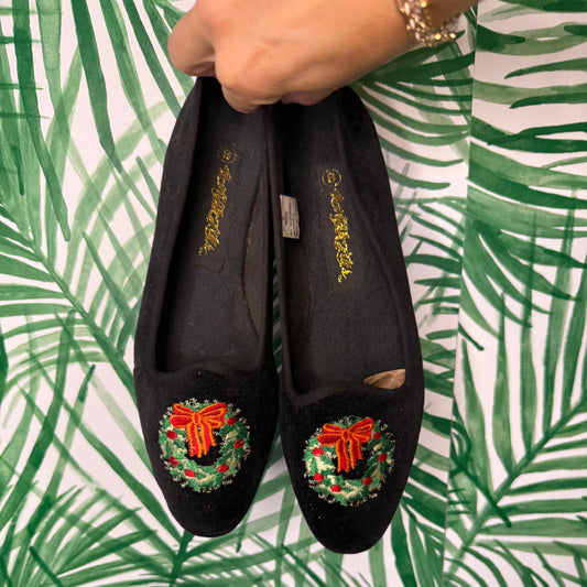 Vintage Velvet Holiday Flats – Wreath and Bow Embroidery, Size 8