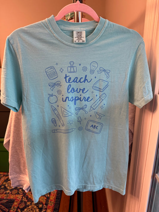 Teach, love, inspire Teacher Crop T-shirt